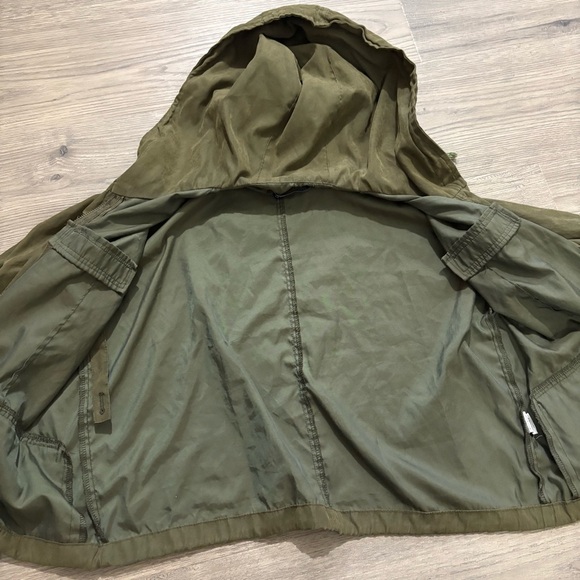 Brandy Melville Jacket One Size Olive Green Zip Up Hood Hailey Army Cropped - Picture 9 of 10